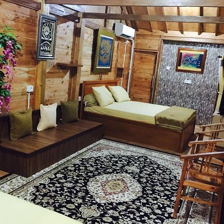 Penginapan Muslim Yuni Inn Bogor Exterior foto